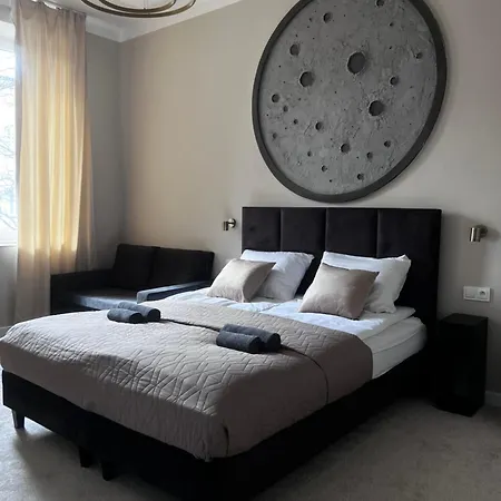 Moon Apartment Zyrardow